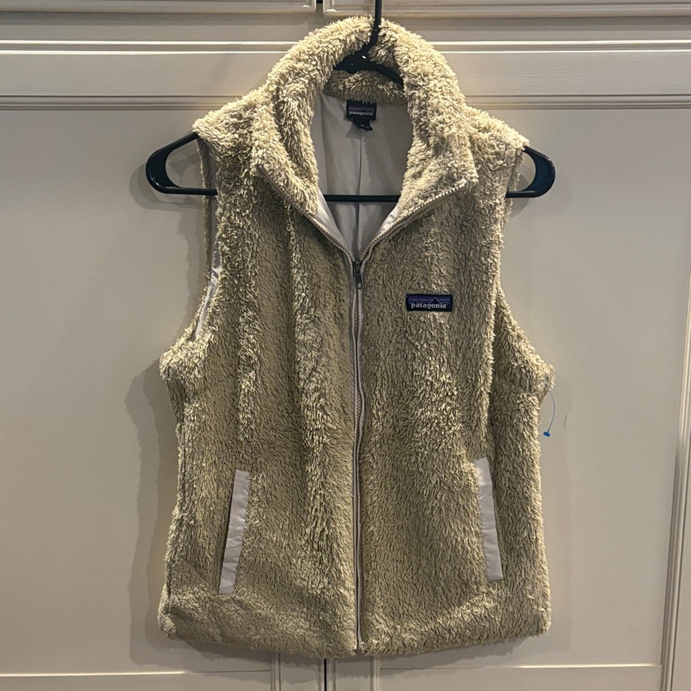Patagonia Sherpa Fleece Vest in Beige